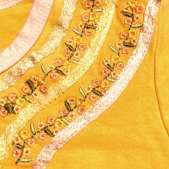 DOLCE DONNA Girls' Embroidered Floral & Ribbon STRETCH SSl Shirt ~ Sz 3T - Picture 2 of 2